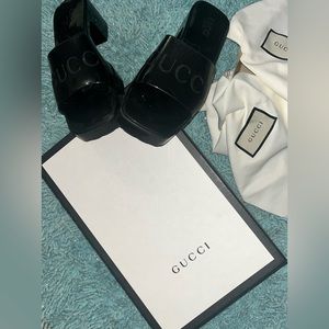 Women’s Gucci Rubber Slide Sandal Black Lightly Used with  Shoe Duster Authentic
